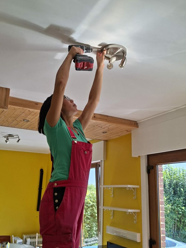 madame bricola, femme à tout faire à bruxelles